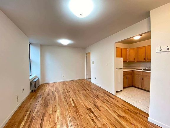 5th image of 310 W 95th St #7F1