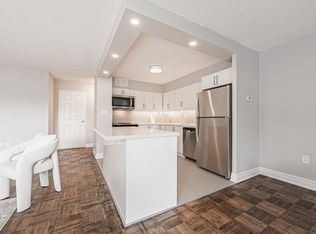 2220 Marine Dr., Oakville, ON L6L 5H1