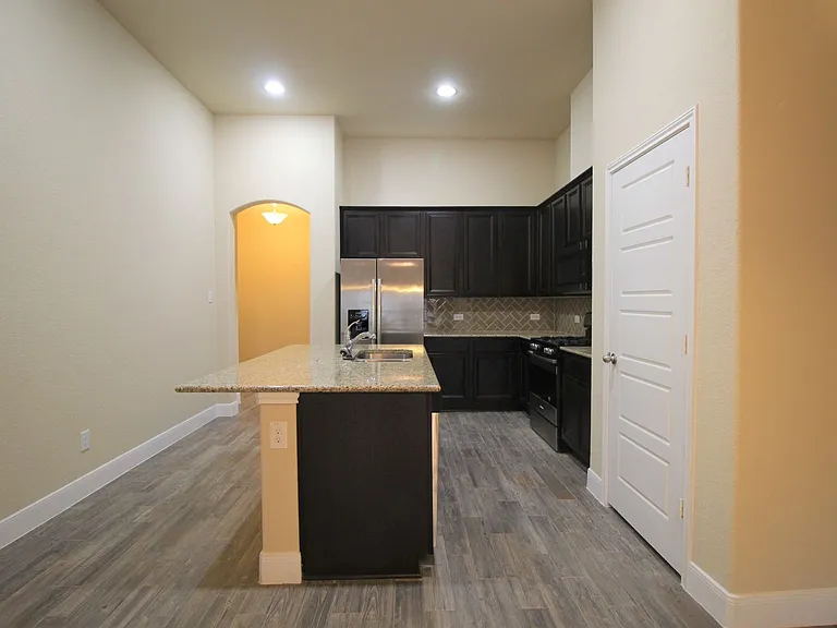 1227 Old FM 306 — Photo 3