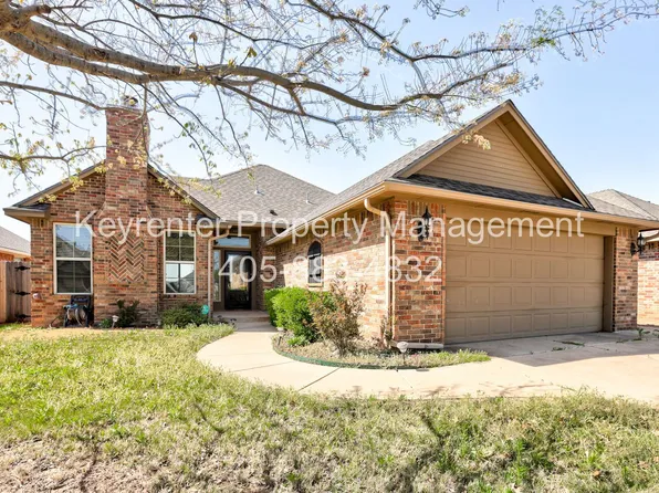 9016 NW 75th St, Yukon, OK 73099