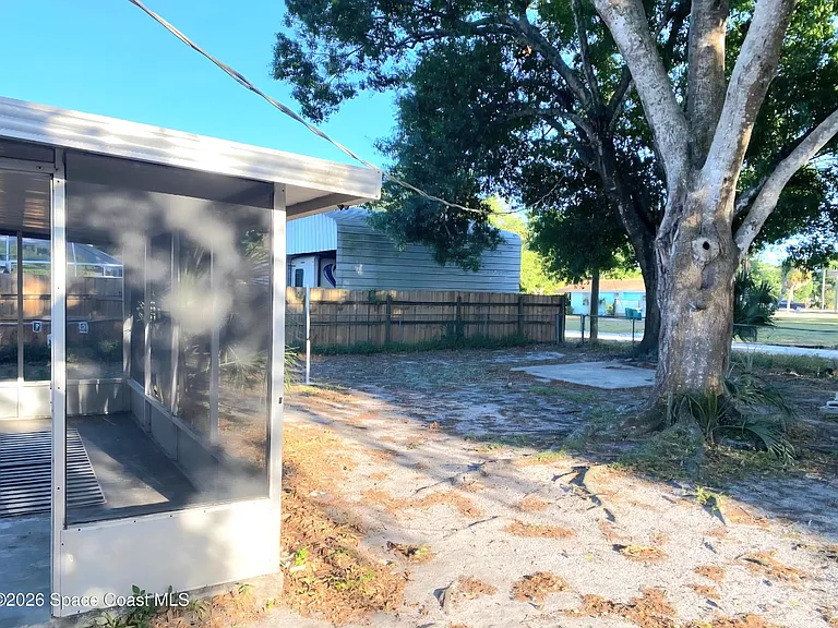 3020 Mary St — Photo 7