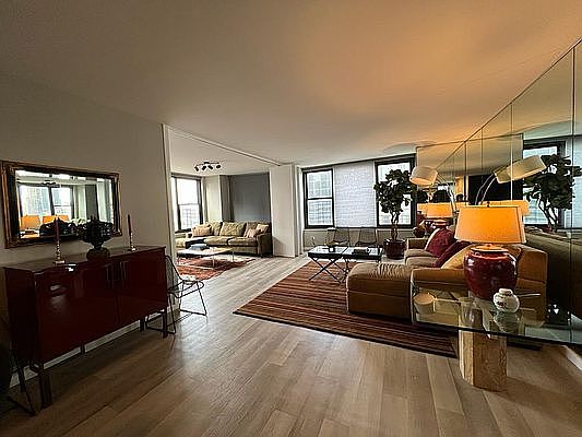 1st image of 117 E 57th St APT 32D