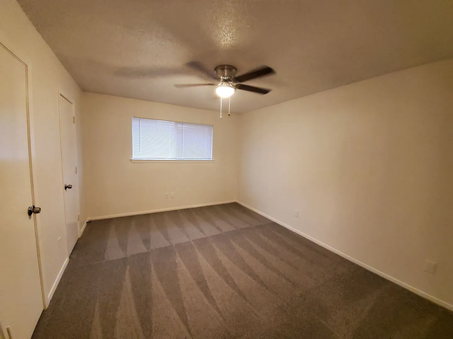 106/108 Westpark N Dr Duplex — Photo 4