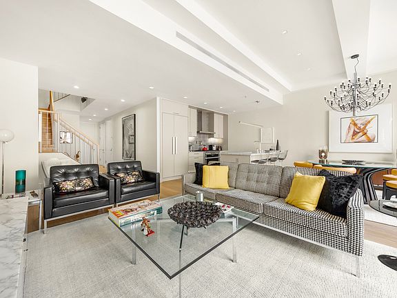 2nd image of 163 E 62nd St Penthouse B