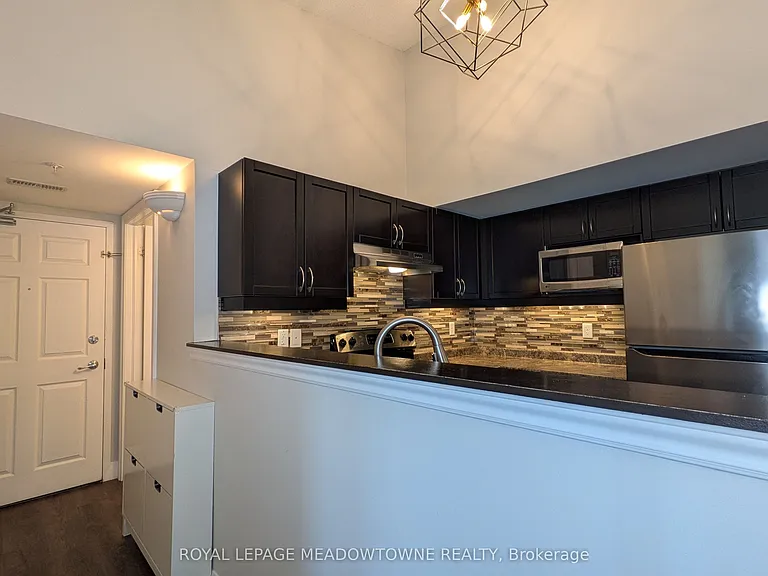 1350 Main St E #404 — Photo 6