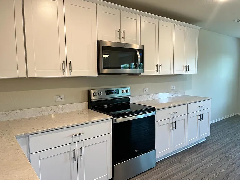 366 Lake Erie Dr — Photo 38