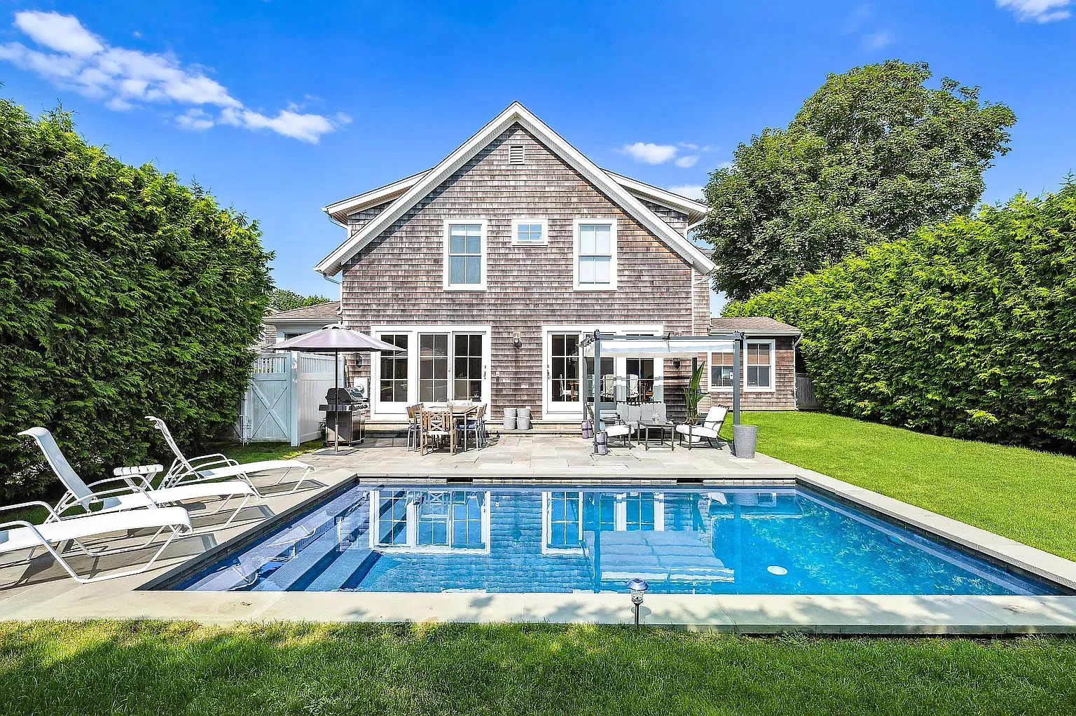 Serene Southampton Village Retreat — Photo 2