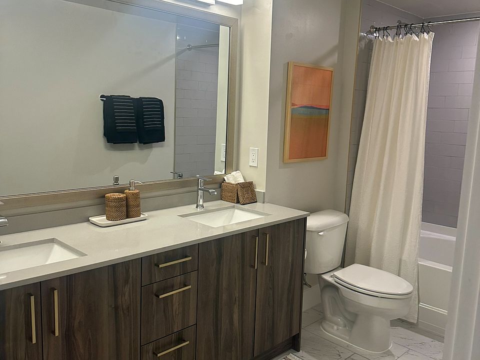 2nd image of 610 W Las Olas Blvd #871