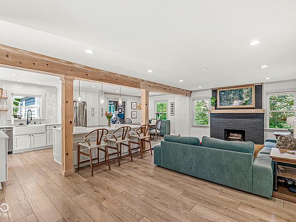 3rd image of 2767 Baur Dr