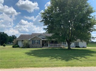 15190 E 200th Rd, Marshall, IL 62441