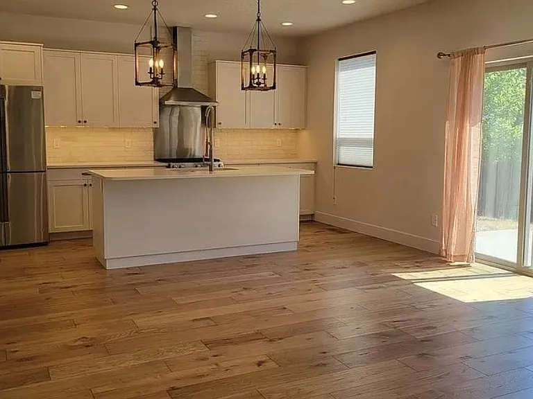 107 E Demming Ln — Photo 8