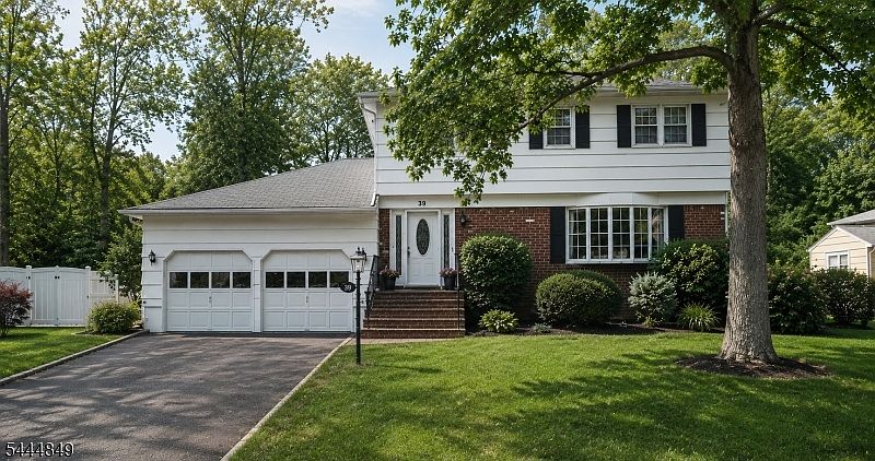 1st image of 39 Saint Germain Dr