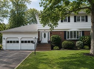 39 Saint Germain Dr, Clark Twp., NJ 07066