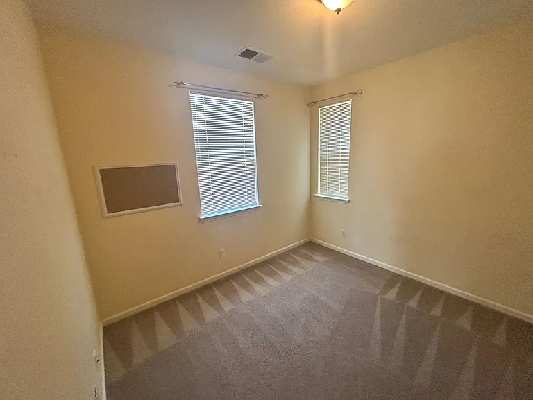 499 W Saint Francis Ave — Photo 20