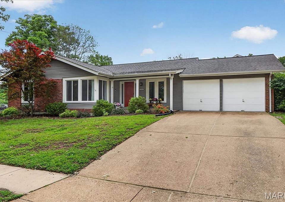 1st image of 15420 Country Ridge Dr
