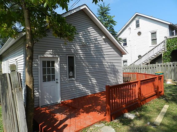 3rd image of 230 E Illinois St