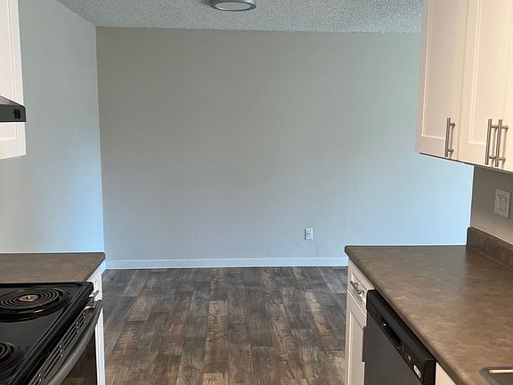 5th image of 6216 S 153rd St APT 207