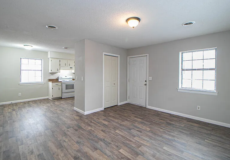 404-14 Thompsonville Ln — Photo 3