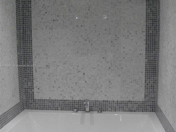4th image of 200 Biscayne Boulevard Way APT 3711