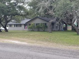 1148 Oak Ave, Rockport, TX 78382