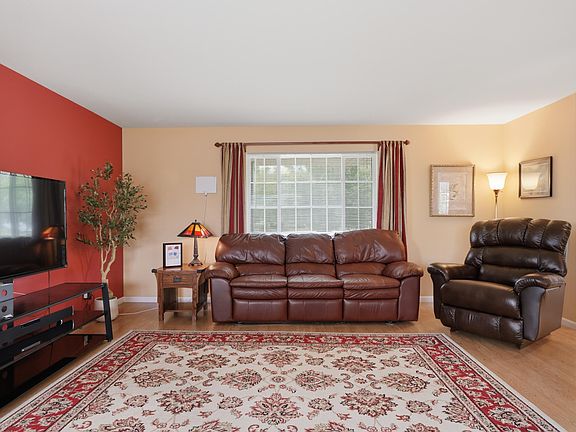 3rd image of 1232 Oriskany Dr
