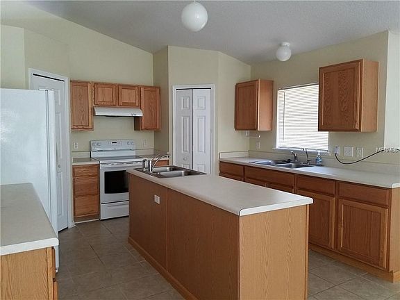 5th image of 2432 Jeannin Dr