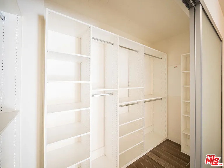 901 S Flower St #505 — Photo 16