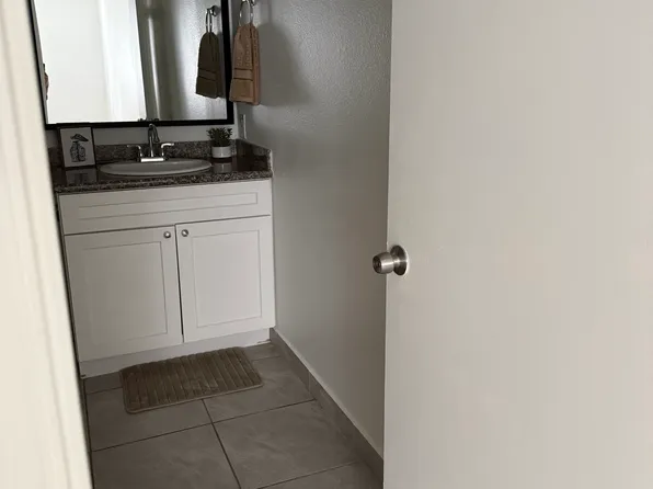 12713 Branford St #207, Pacoima, CA 91331