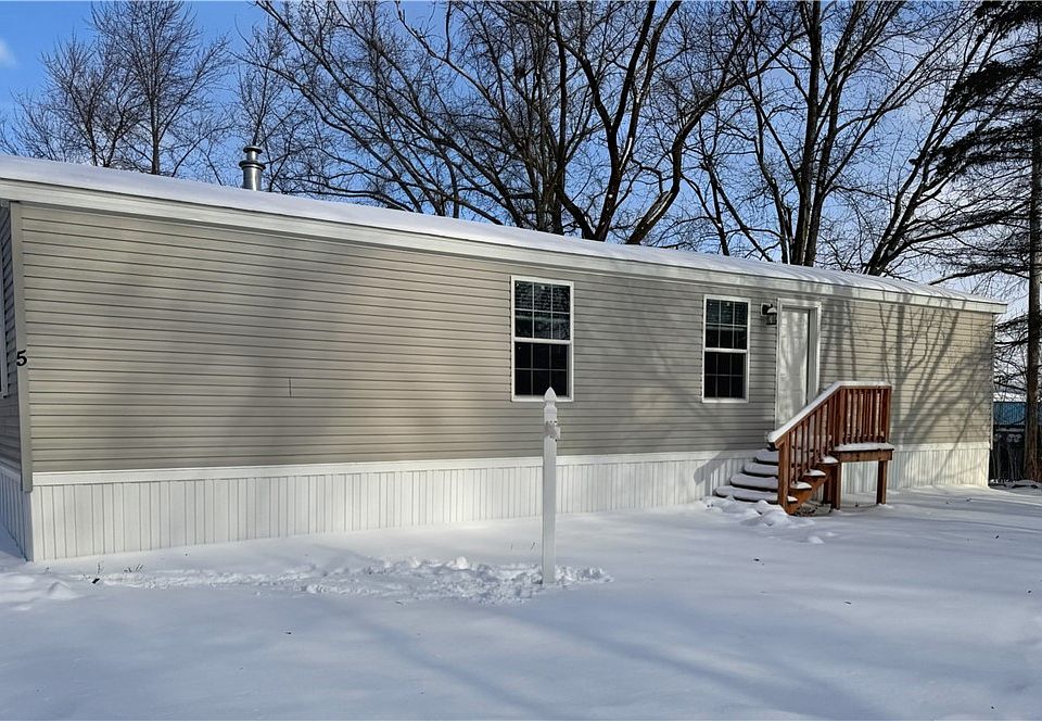 1st image of 5 Crystal Ln