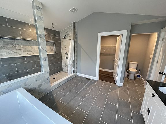 3rd image of 3434 N Capitol Ave #8