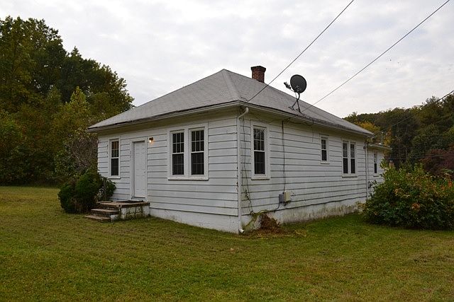 1st image of 221 Cambridge St