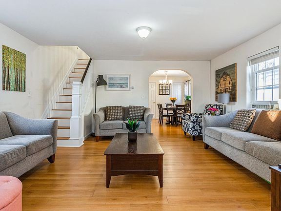 4th image of 88 Roselle St
