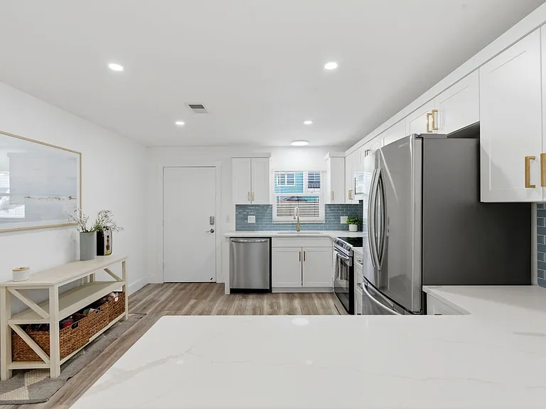 7003 Sunset Way #4 — Photo 2