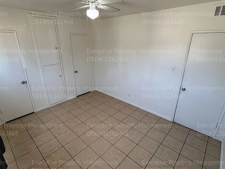 820 Moore St — Photo 30
