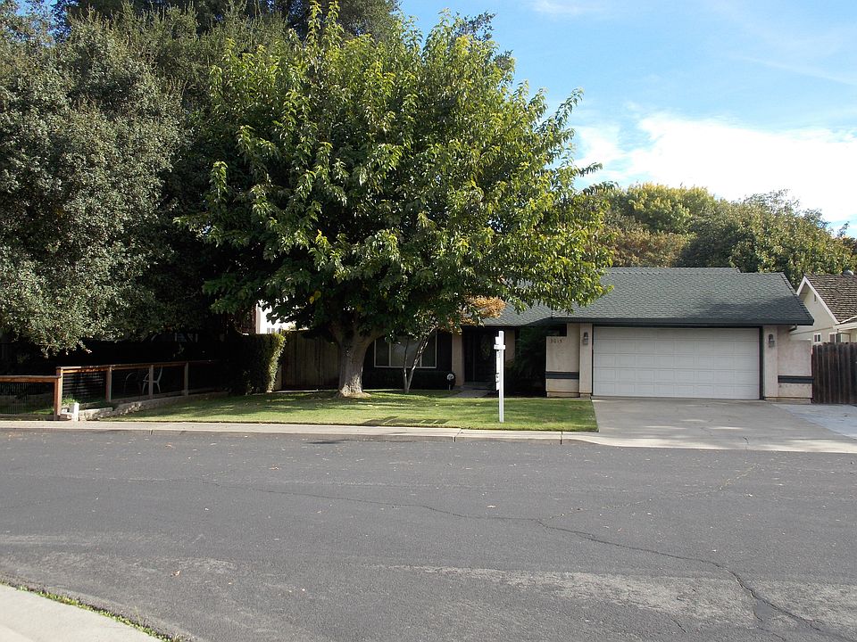1st image of 3015 Spruce Way