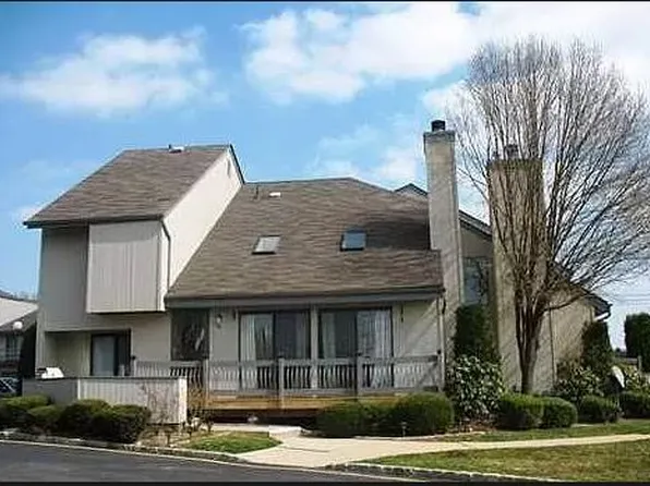 16 Woodhill St #145, Somerset, NJ 08873