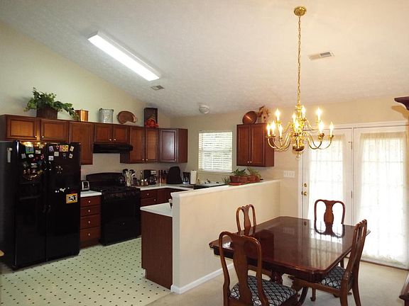 4th image of 1850 Hunters Hill Blvd