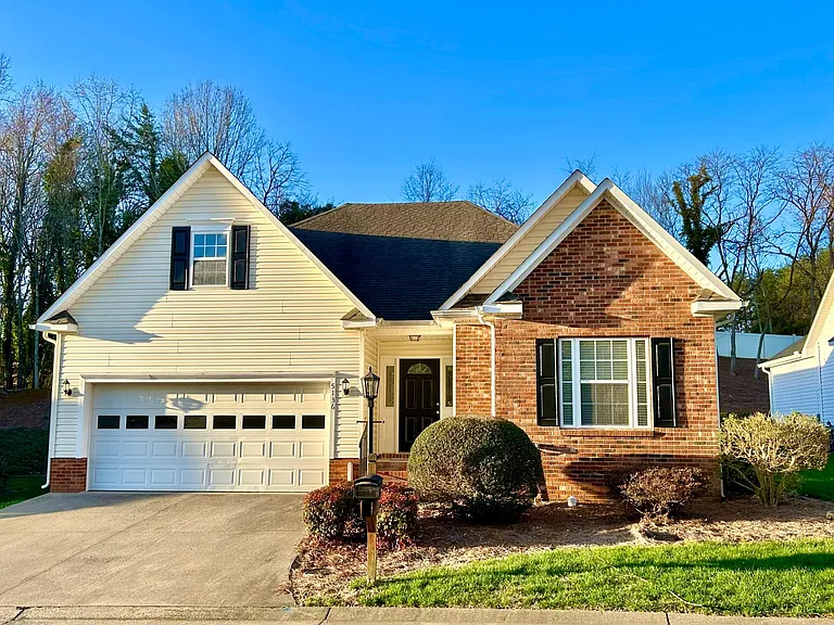5136 Old Plantation Cir — Photo 1