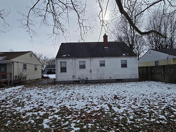5th image of 3314 Towers Ct S