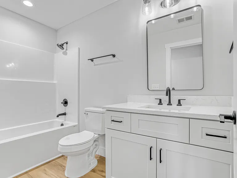 111 Iris Ln — Photo 5