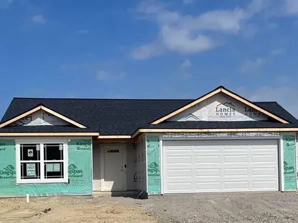 2001 Legacy St, Garrett, IN 46738