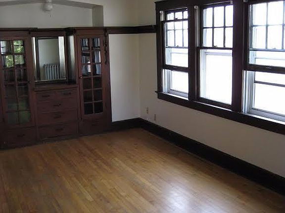4th image of 315 E Garfield Ave