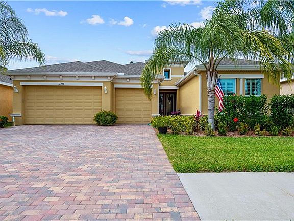 4th image of 1729 Pacific Dunes Dr