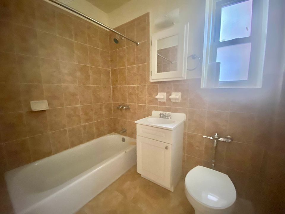 2nd image of 430 Ocean Pkwy #11