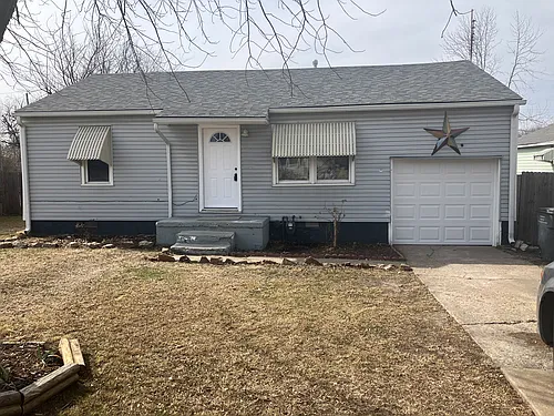 1821 S Armstrong Ave Photo 1