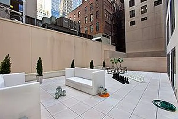 Sold by Douglas Elliman | media 26