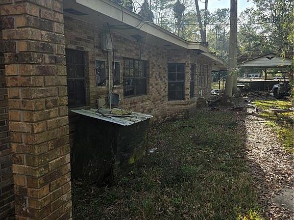2nd image of 61403 Airport Rd