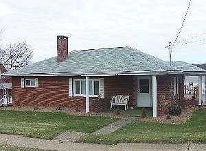 2nd image of 139 School St