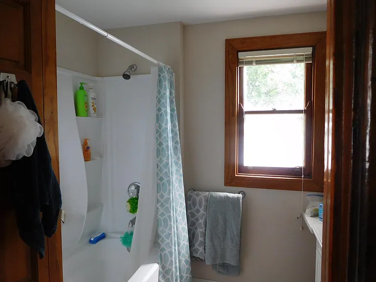 2nd floor bathroom