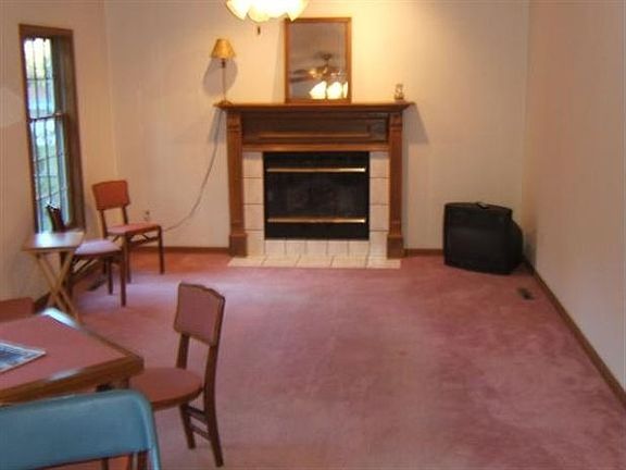 4th image of 19 Fairmount Dr